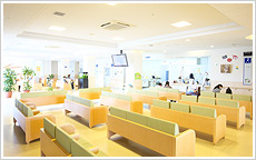 各診療科（１階・２階・３階）受付窓口へ